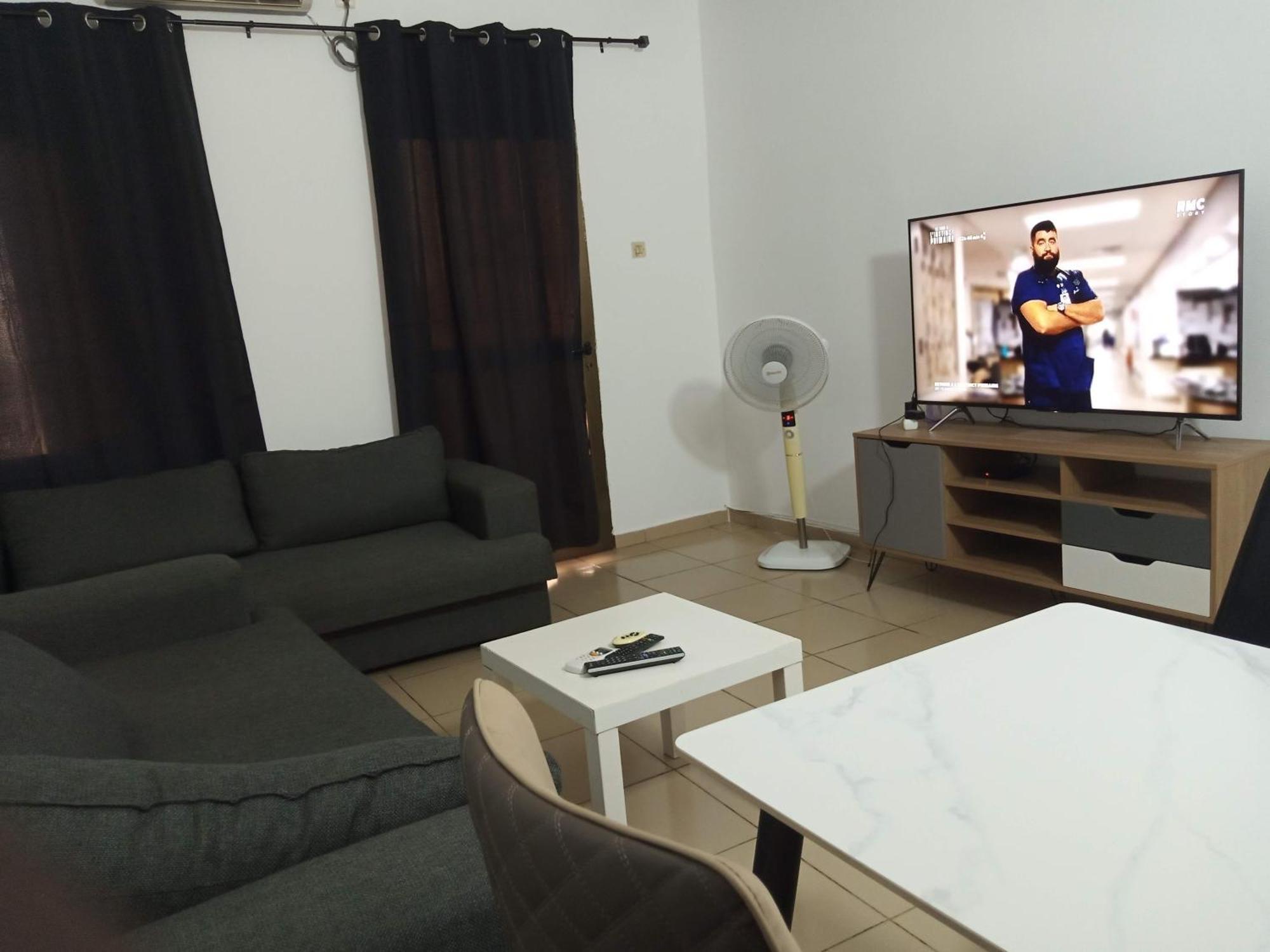 Апартаменты Hebertogo Casablanca Ломе Экстерьер фото